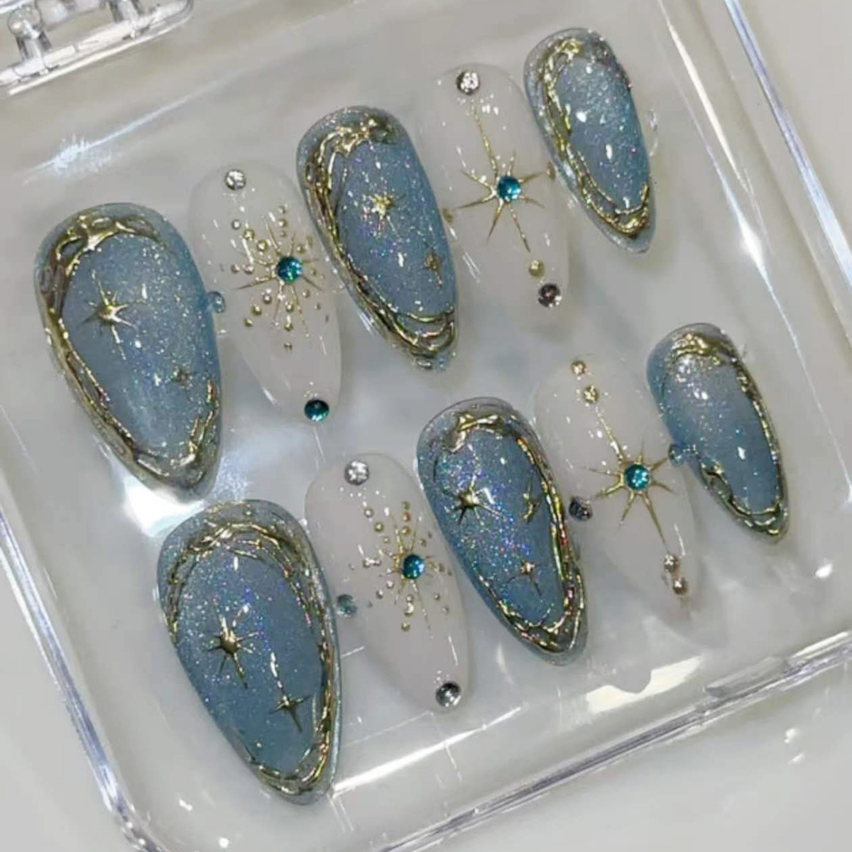 Nail Art Overlay - 24個入り ゴールドスターライトスティック ネイルアート グリッターラインストーン付き ウェアブルプレスオンネイルチップ ブルーアーモンド型