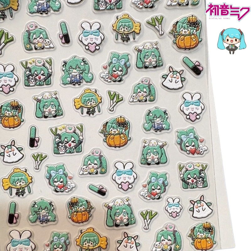Nail Art Love - かわいい初音ミクのネイルステッカー。新しい製法でエンボス加工を施し、キュートなアニメ風の女の子のデザイン。マニキュアの装飾に最適。素敵なプレゼントにも。