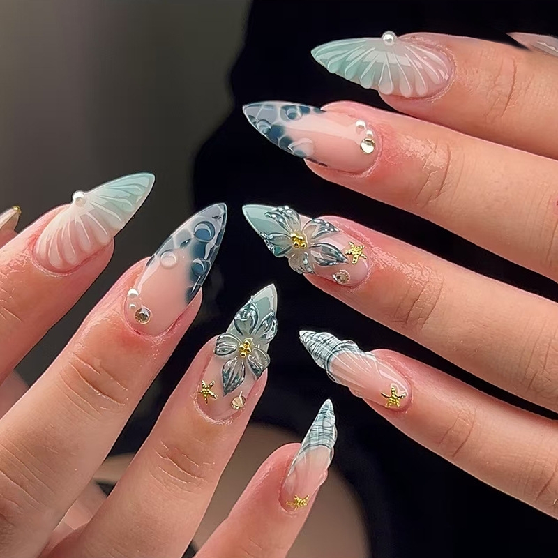 24個入りウェアラブルプレスオンネイルセット グラデーション - Nail Art Love のレビューと価格