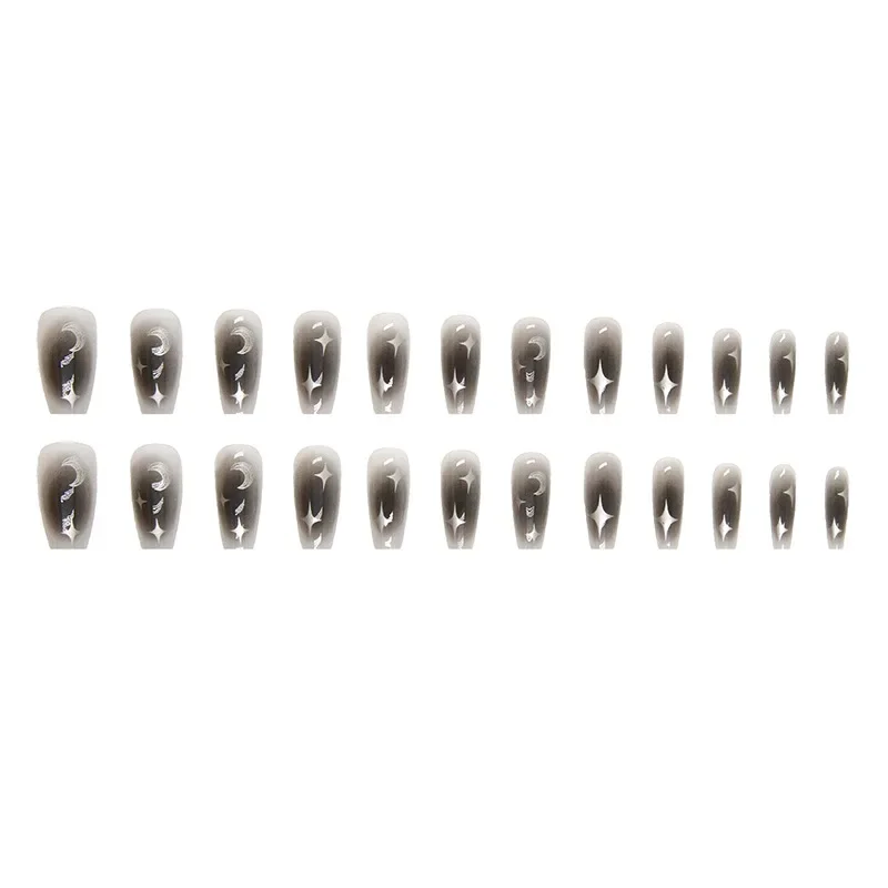 デザインのダークススパイポンドネイル、ネイルチップのプレス、 - Nail Art Love のレビューと価格