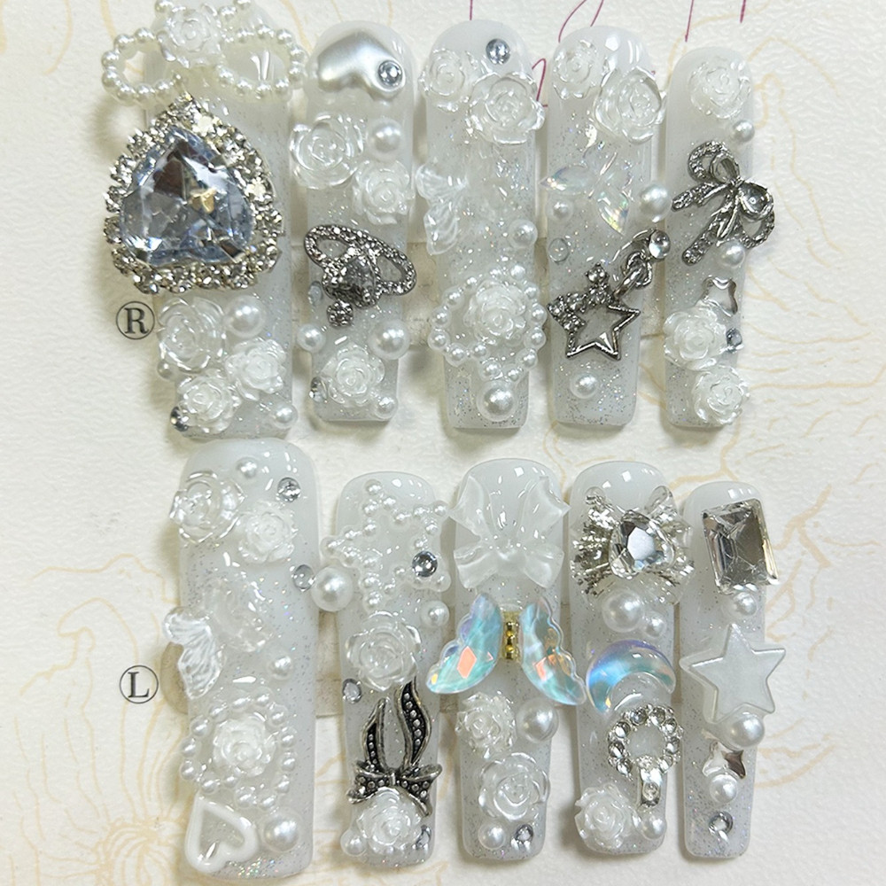 10個入り キュートなジライ系ホワイトハンドメイドつけ爪 3 - Nail Art Love のレビューと価格